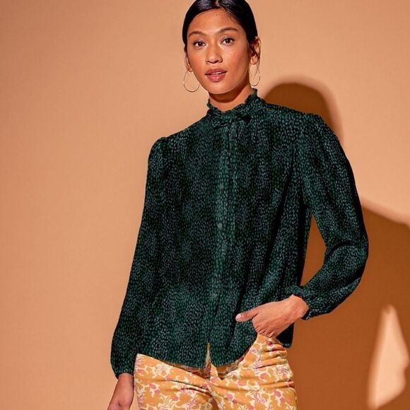 Tucker Willow Blouse Emerald Spots in Silk Crepe de Chine - Picture 2 of 3